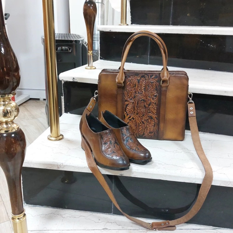 ست کیف و کفش زنانه چرم طبیعی با هنر قلمزنی